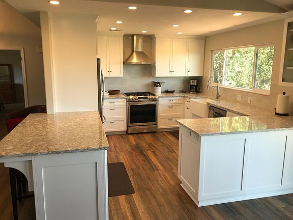 New redesign kitchen, if you like to cook you will LOVE this kitchen