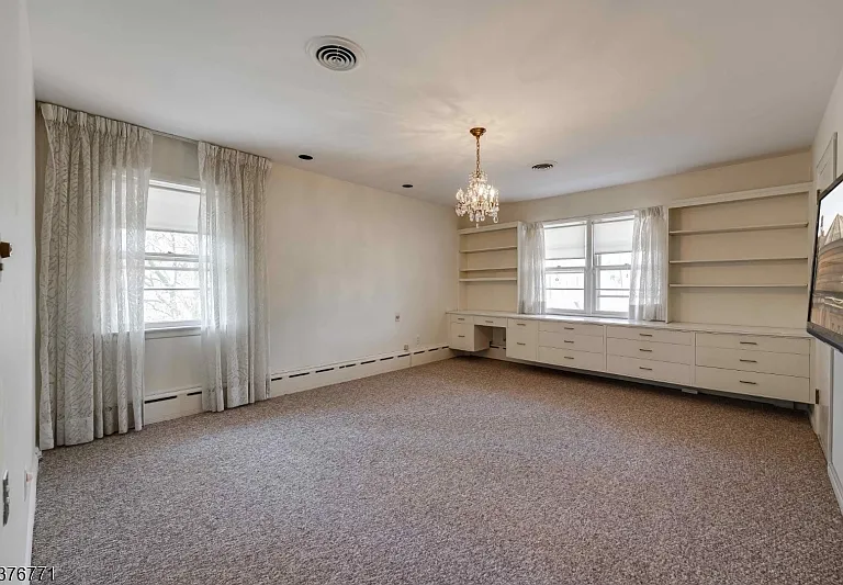 17 Oxford Dr — Photo 11