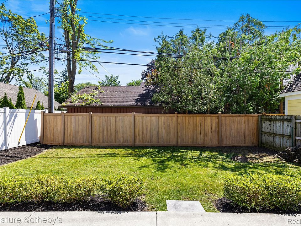 751 S Bates St, photo 26