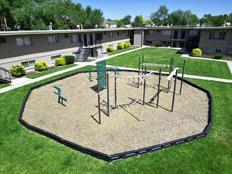 Jordanaire Apartments — Photo 6