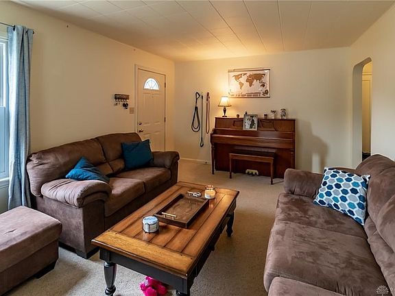 3rd image of 249 Holmes Dr