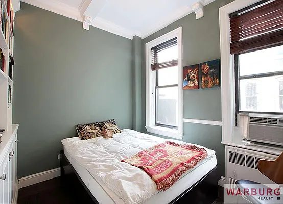 Sold by Warburg | media 16