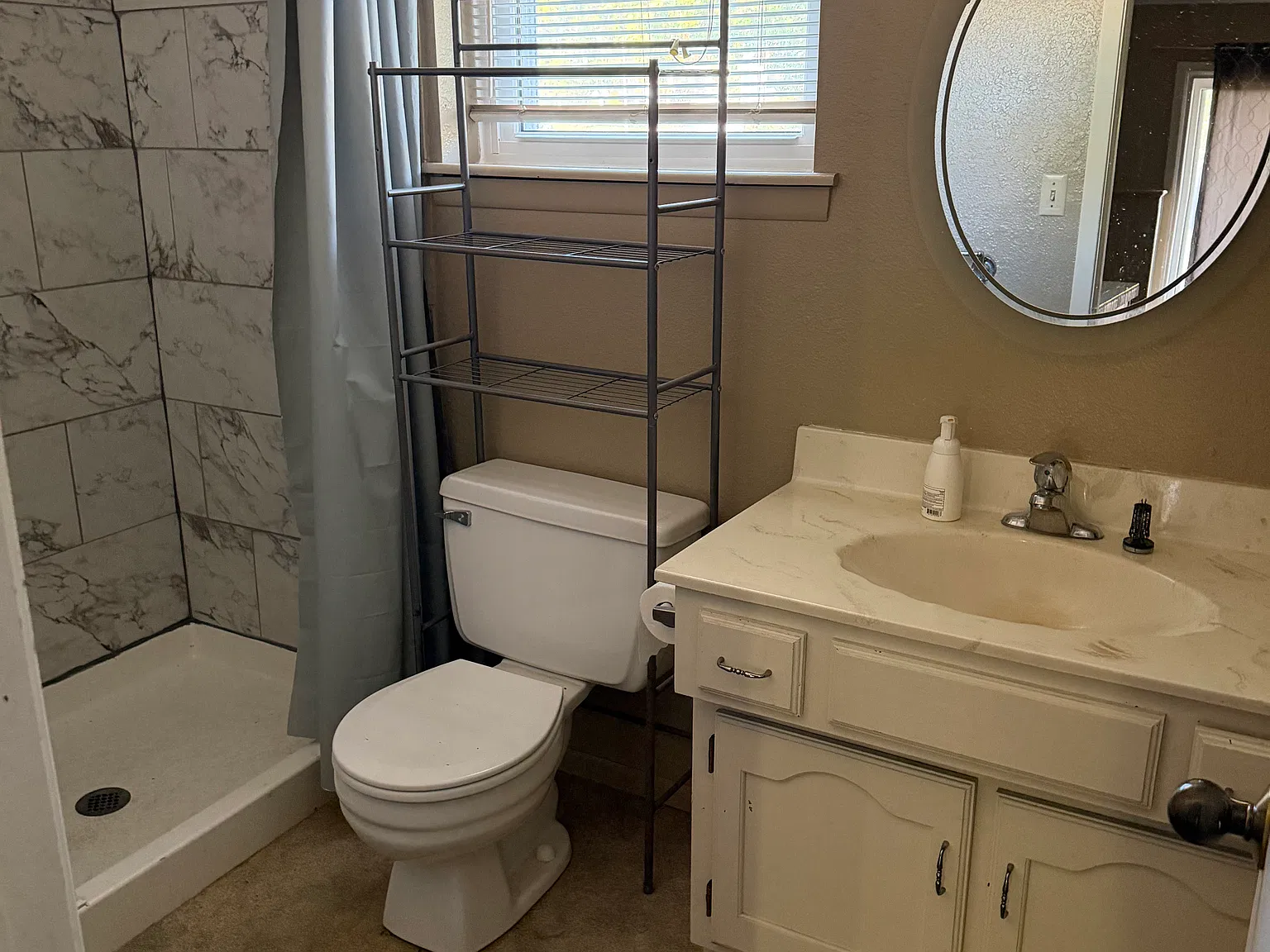 2 bed, $1,300 — Photo 2