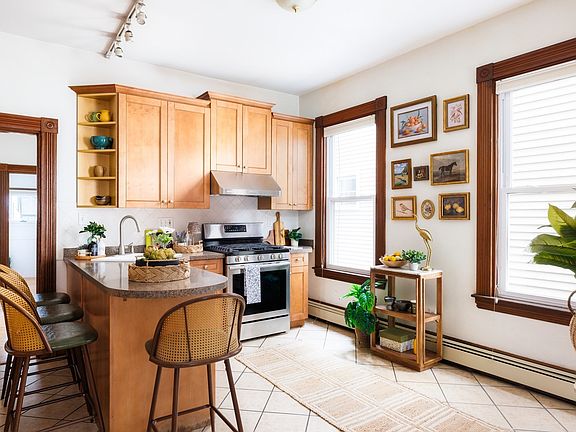 5th image of 407 Washington St #407