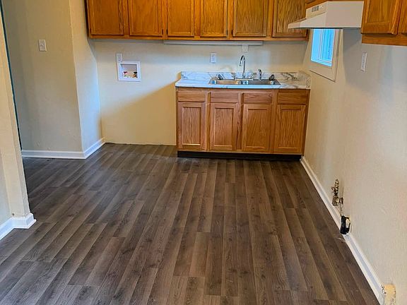 4th image of 1105 Spruce Dr
