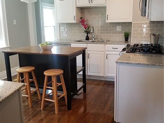 2nd image of 346 Douglas St #48