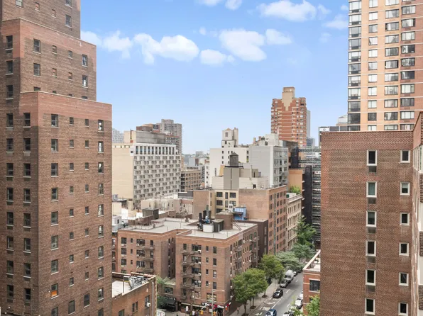 345 West 58th Street image 11 of 19