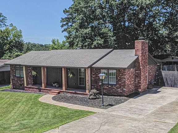 3rd image of 1639 Sheba Dr