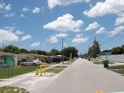 4th image of 2931 NW 156th St