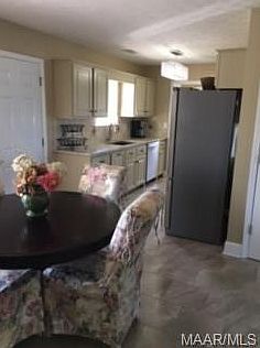 2nd image of 1124 Sandlewood Ct