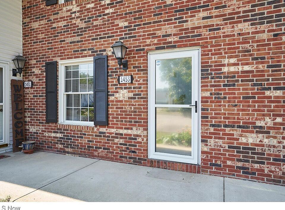 1st image of 1453 Munroe Falls Ave