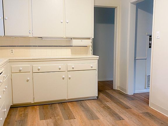 4th image of 4542 E 15th St