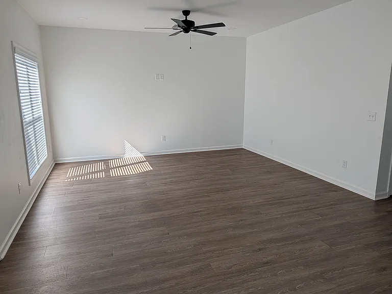 129 Edgefield Rd — Photo 40