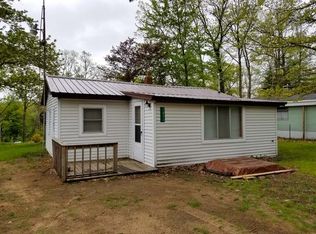 1071 Pocohontas, Harrison, MI 48625