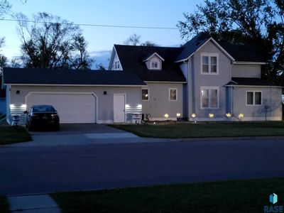 201 N 2nd St, Canistota, SD, 57012