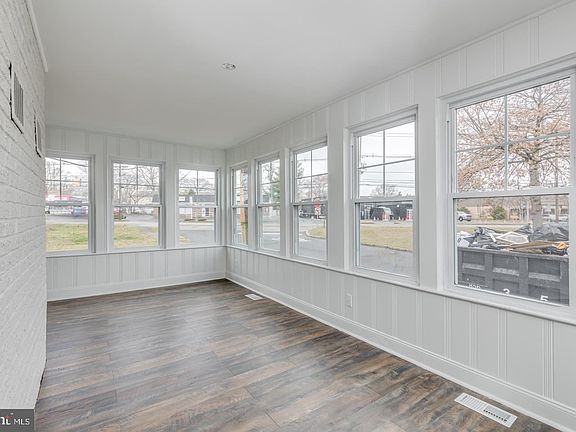5th image of 8314 Orchard Ave