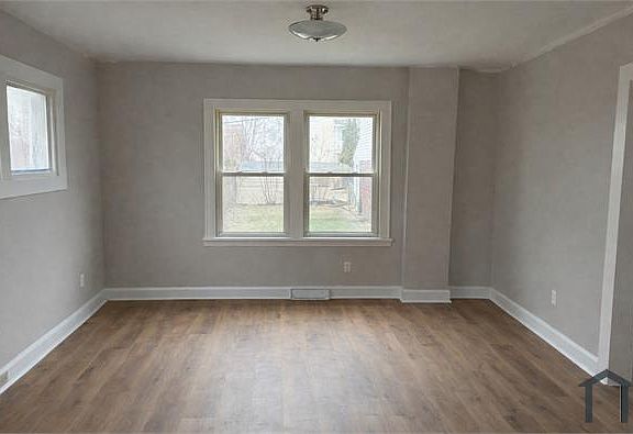 5th image of 4740 Burleigh Rd