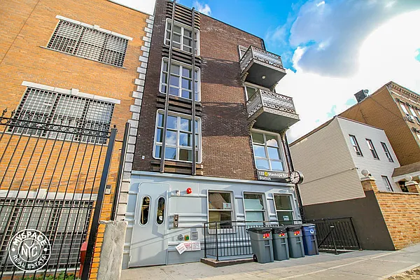 Rented by MySpaceNYC | media 2