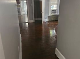 838 E Orange St, 1