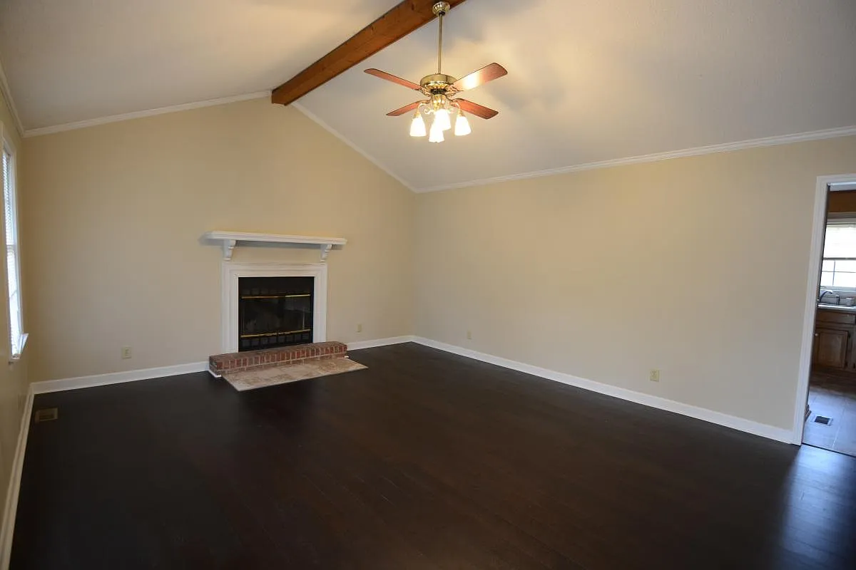 3 bed, 1288 sqft, $1,695 — Photo 3