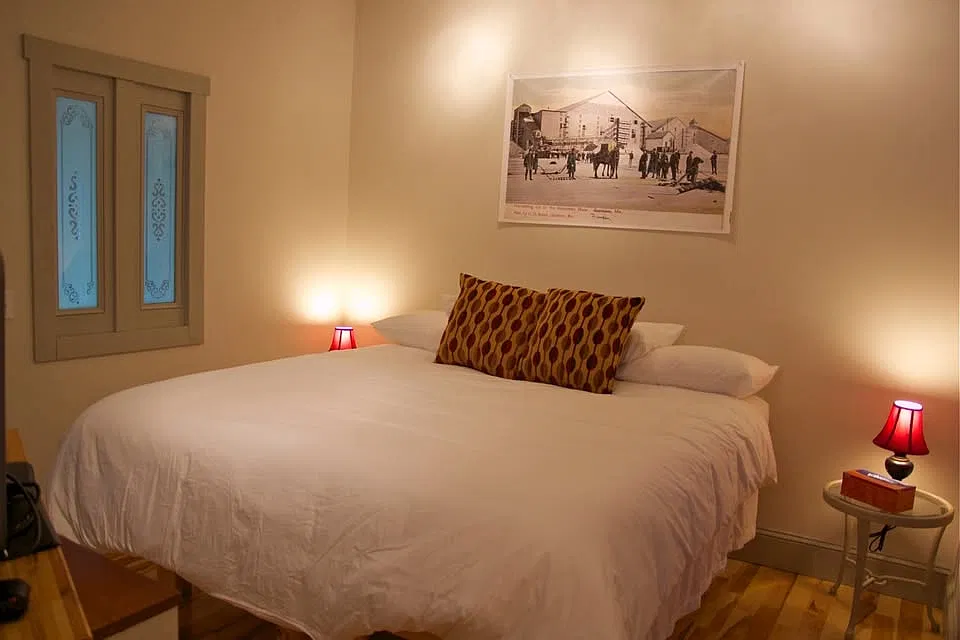 1 bed, 400 sqft, $1,350 — Photo 1