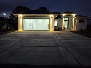 4 bed, 3.0 bath, $2,400 — Photo 2