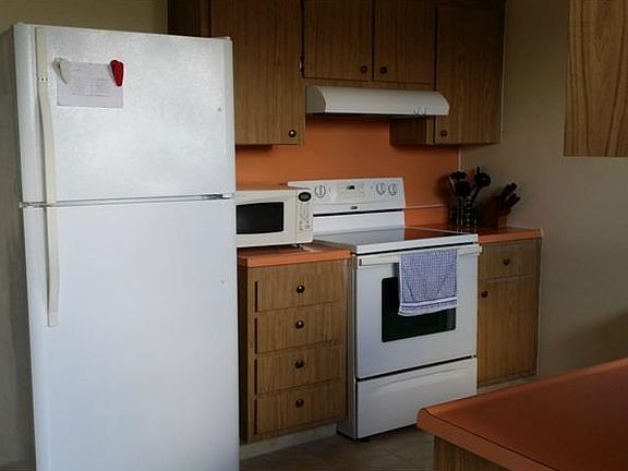 4th image of 1303 Warwick Ct