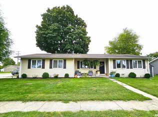 102 W 4th St, Pleasant Plains, IL 62677