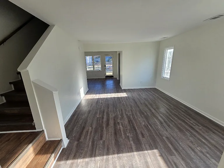 4 Woodrum Pl — Photo 3