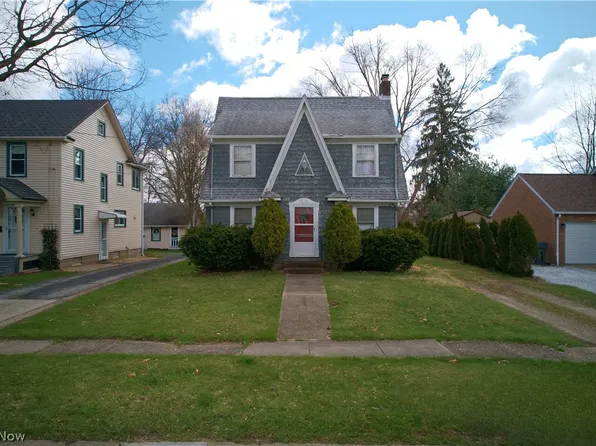 245 Oakgrove St, Ravenna, OH 44266