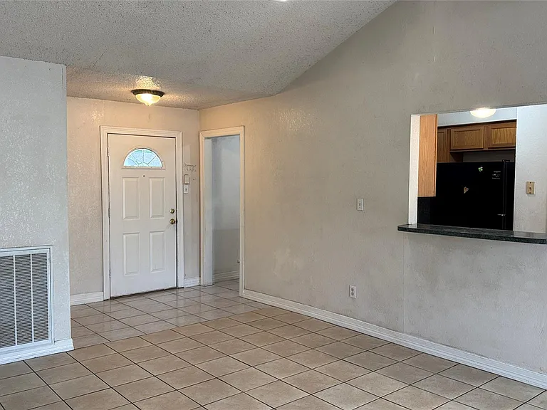 10940 Dunvegan Way — Photo 6