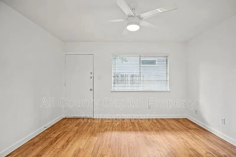 Studio, 1.0 bath, 408 sqft, $1,000 — Photo 2