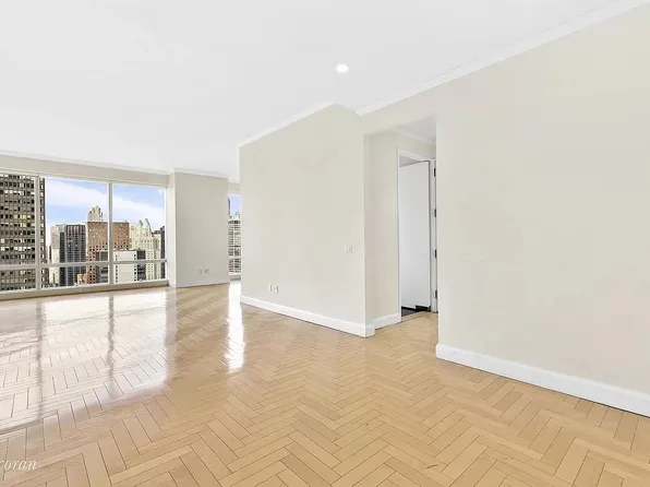 845 United Nations Plaza image 2 of 12