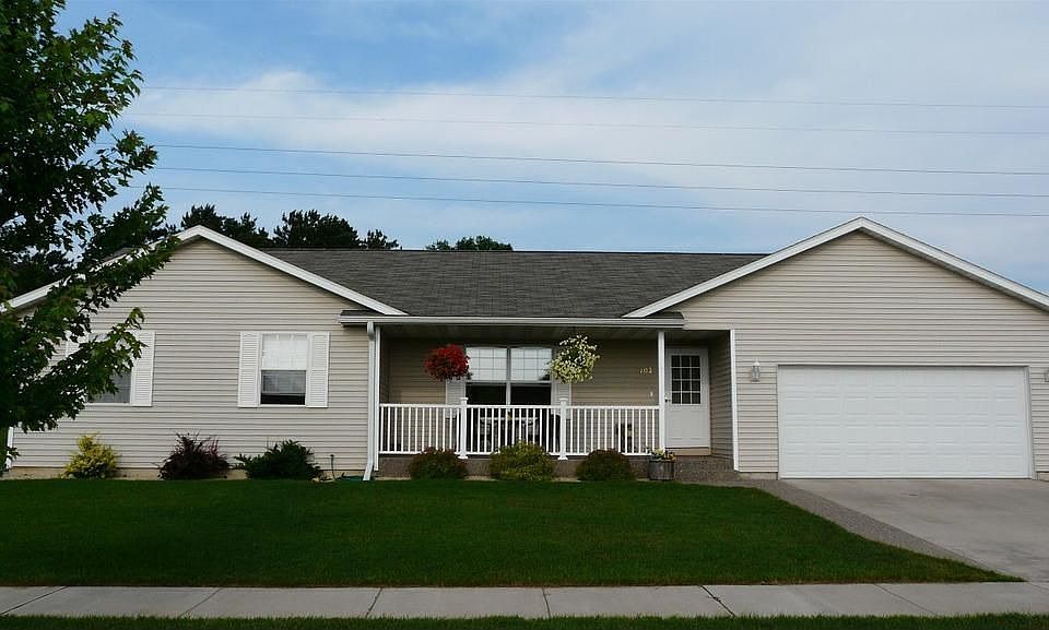 1st image of 703 Pioneer Dr
