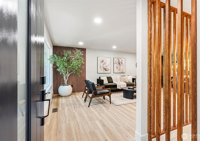 5th image of 17606 SE 144th Street