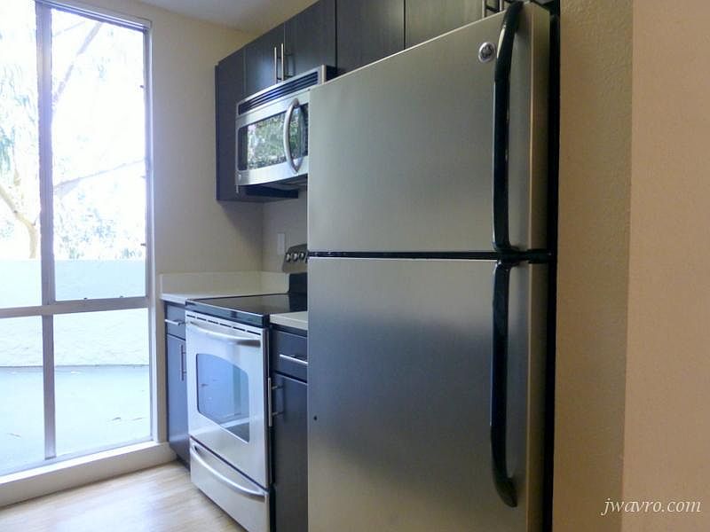 1st image of 478 Warren Dr #203