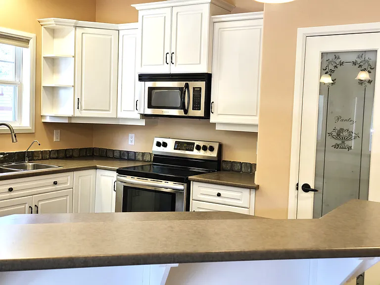 550 Lorne St #104 — Photo 9
