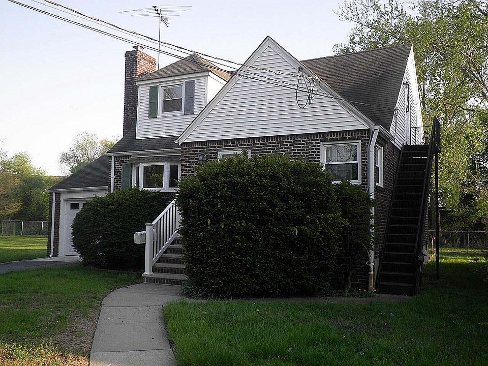 2nd image of 203 Brinkerhoff St