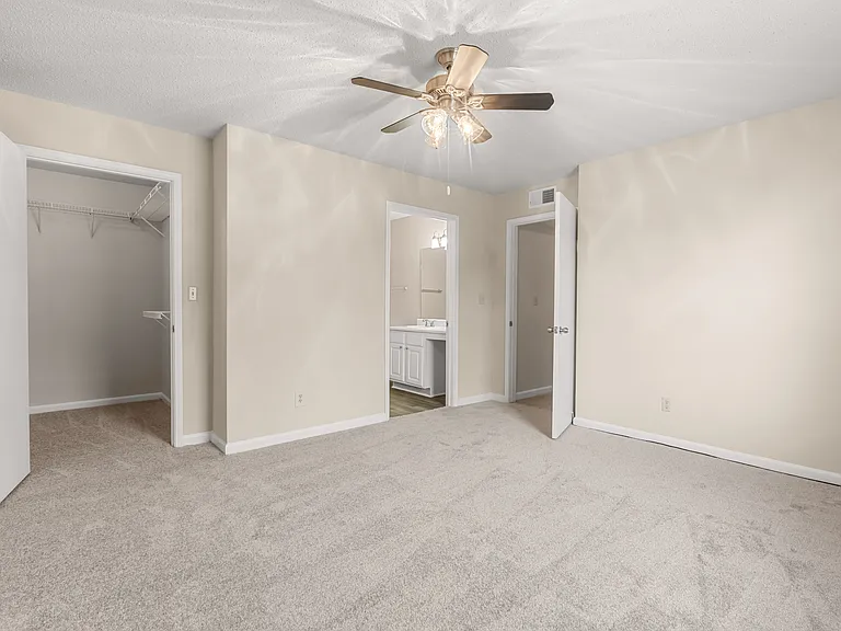 Avana Bellevue — Photo 16