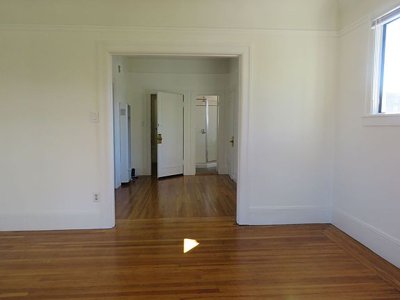 4th image of 847 Castro St #3