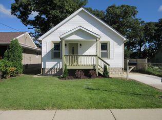 1110 Grove St, Aurora, IL 60505