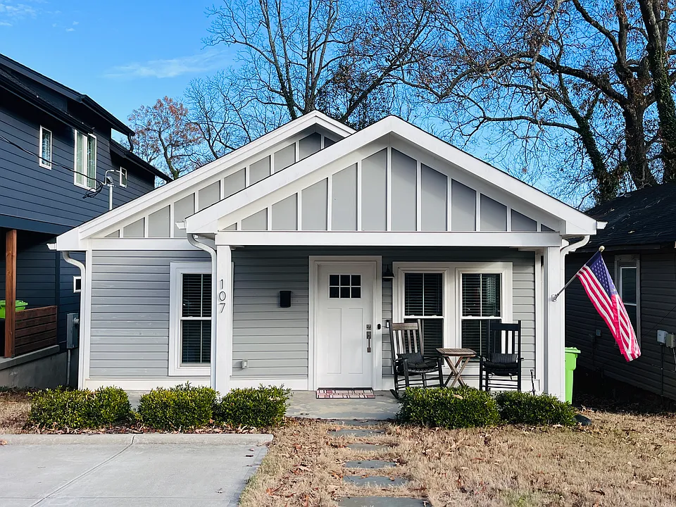 107 Bart St