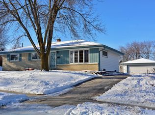W148N8283 Albert Pl, Menomonee Falls, WI 53051