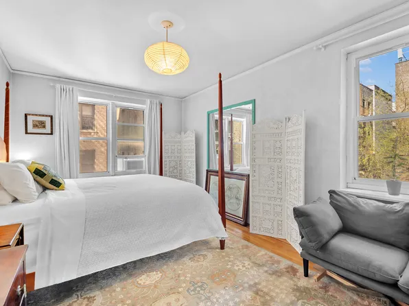 30 Bogardus Place 2B image 3 of 19
