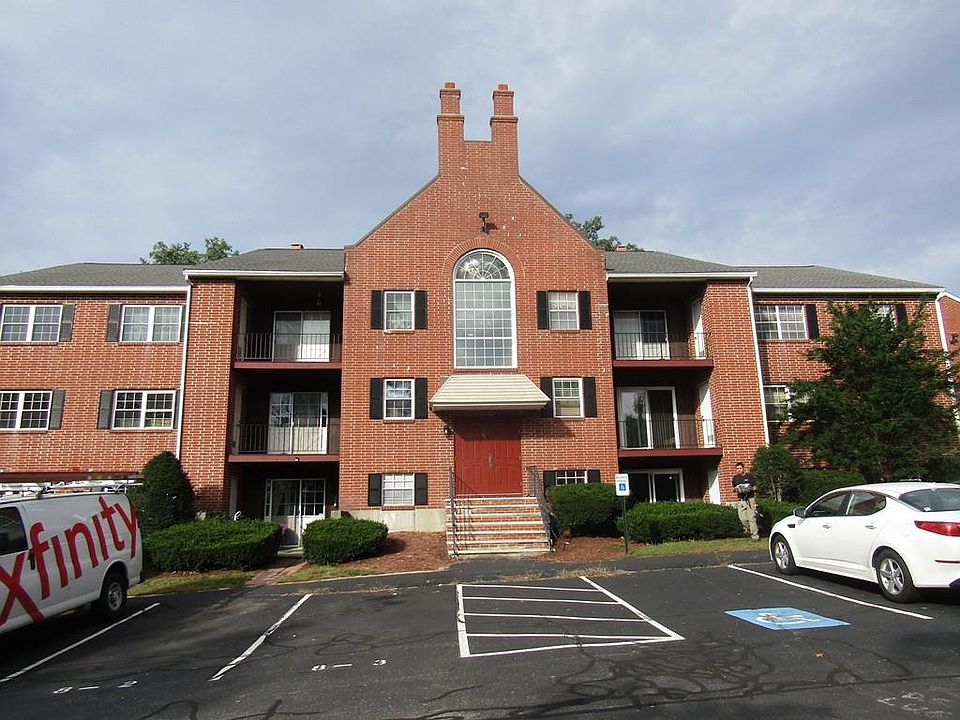 1st image of 8 Louisburg Sq APT 12