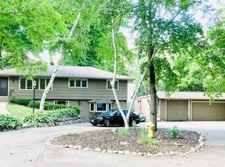 239 Byrondale Ave N, Wayzata, MN 55391