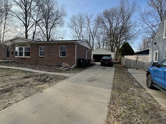 3rd image of 24419 Haskell St