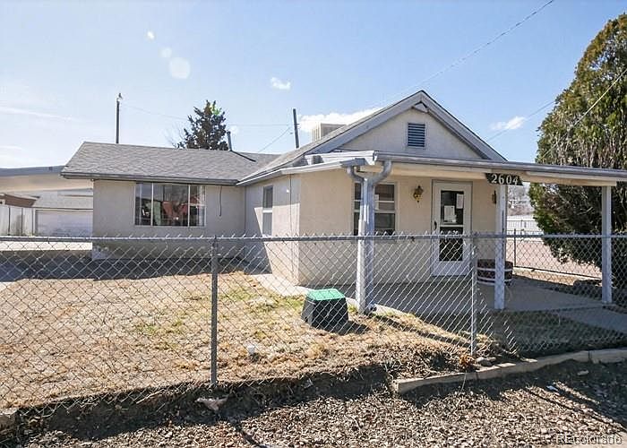1st image of 2604 E 6th Street