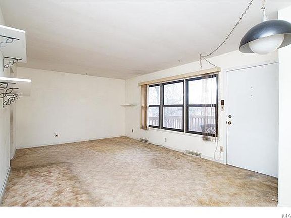 5th image of 261 E Skyline Dr