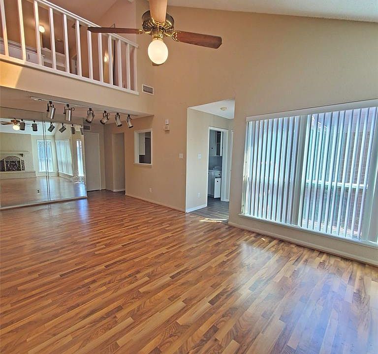 1st image of 13817 Hollowgreen Dr